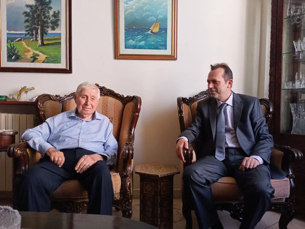 أبي و الاستاذ محمود يونس